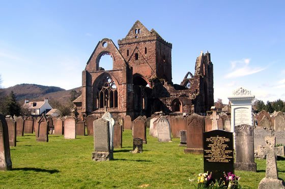 Sweetheart Abbey Dumfries and Galloway,a favourite attraction for Kirkennan Holiday Cottages guests