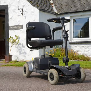 Woodsedge Cottage is wheelchair accessible and offers facilities for disabled guests