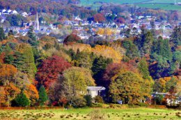 Kirkennan is about 2 1/2 miles from Dalbeattie, but looks closer in this photo.